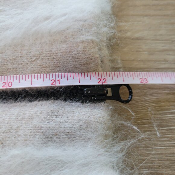 Vintage Venesha High Quality Angora Women's M White Comfort Soft Lined Collar - Picture 9 of 9